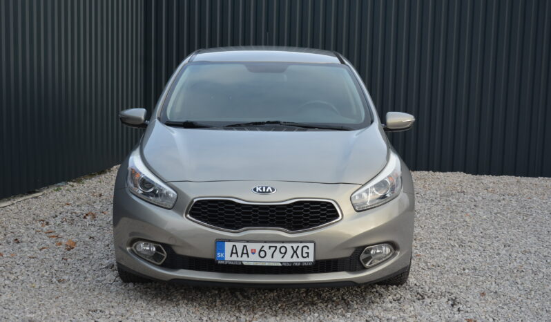 KIA Ceed 1.40 SR. voz,  Top Stav full